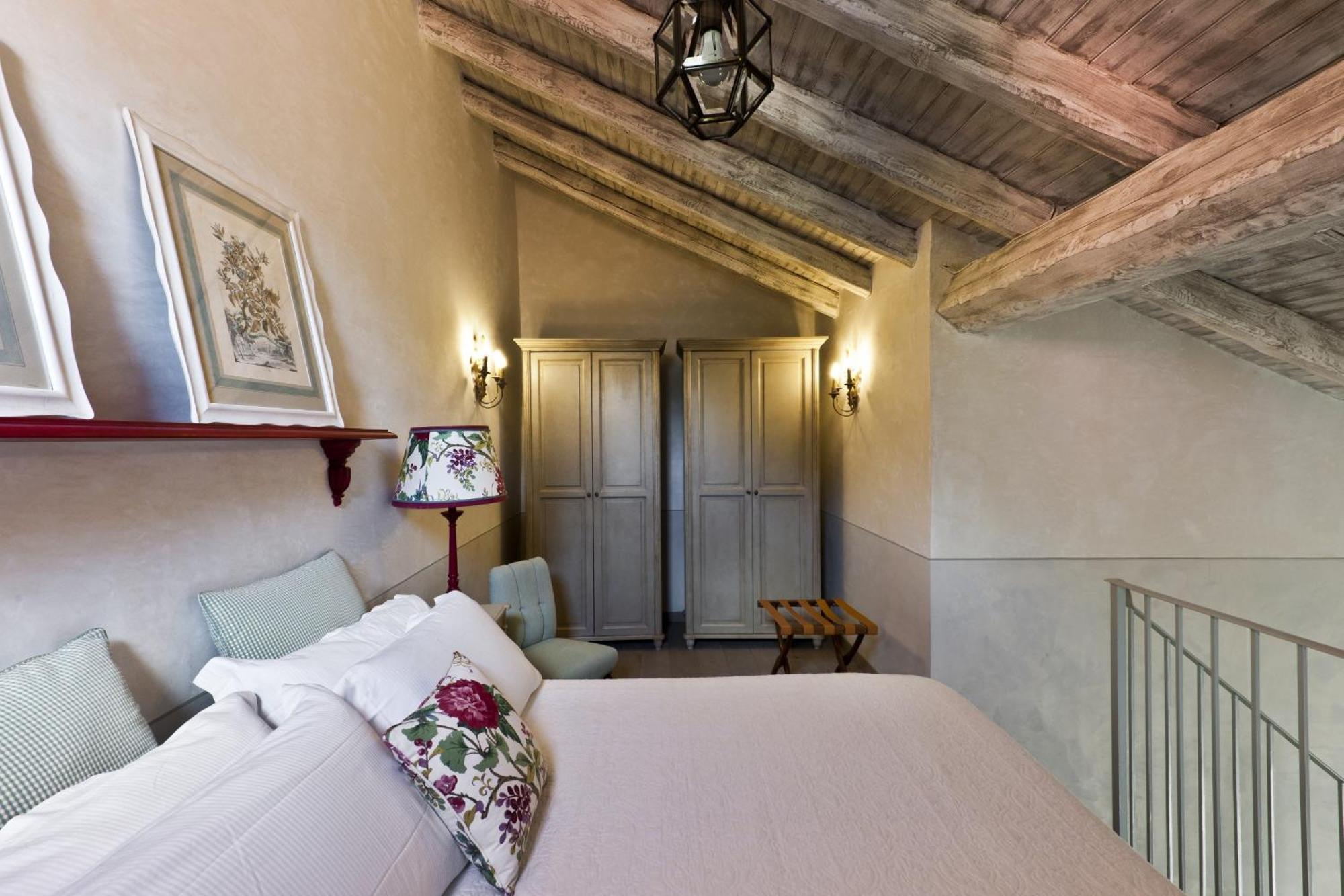 Готель Relais Del Maro Borgomaro Екстер'єр фото